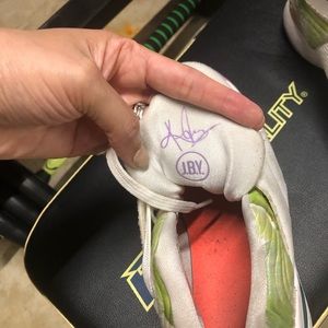 Kyrie’s 2, Nike. Collectible sneakers.